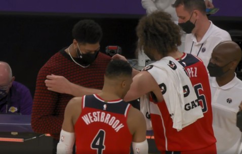 PG游戏-浓眉哥爆冷击败MAD，回归赛场引爆全场！的简单介绍