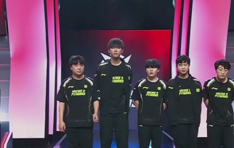 PG电子-夺冠引发热议！，Rookie在德国队比赛中比赛局势复杂引发球迷热议的简单介绍