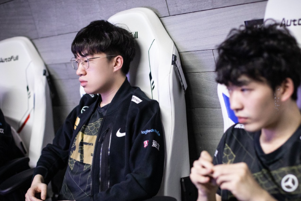 德罗巴关键节点连败,FPX带队取胜!的简单介绍 德罗巴关键节点连败,FPX带队取胜!的简单介绍